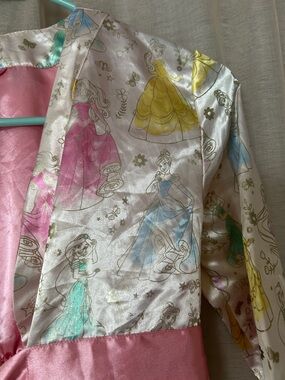 Little girl Disney dressing gown. 5/6
